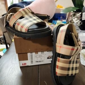 Burbury sandals for kids